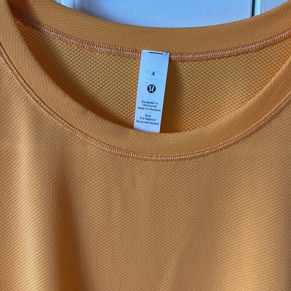 Lululemon Training and Running T-Shirt size 4 - Picture 2 of 5